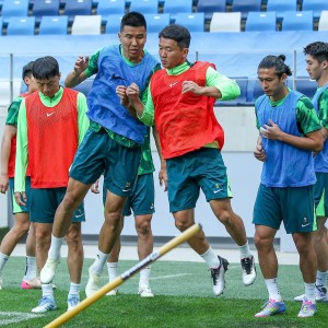 官方：北京国安与36岁老将王刚、池忠国续约